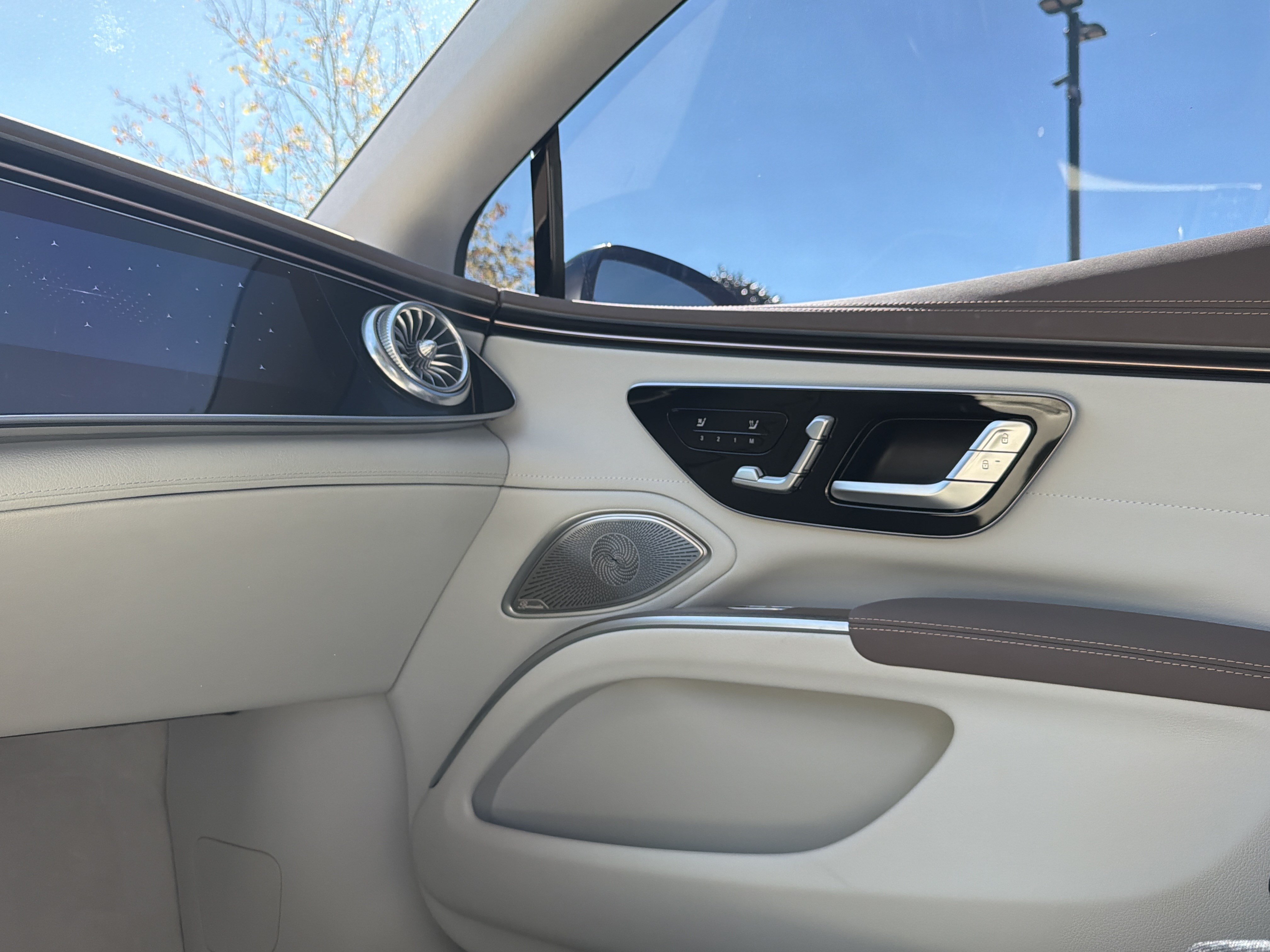 Used 2022 Mercedes-Benz EQS AMG 4MATIC w/ Exclusive Trim Package image 69