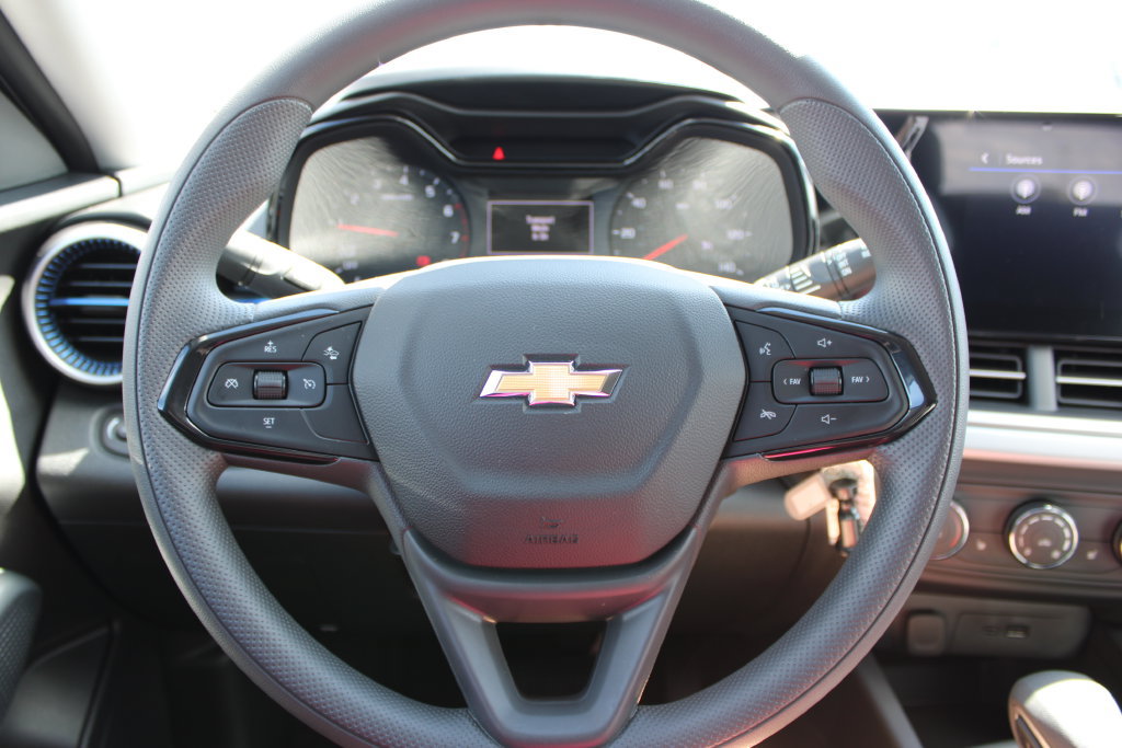 New 2026 Chevrolet Trax LS w/ LS Convenience Package FWD image 28