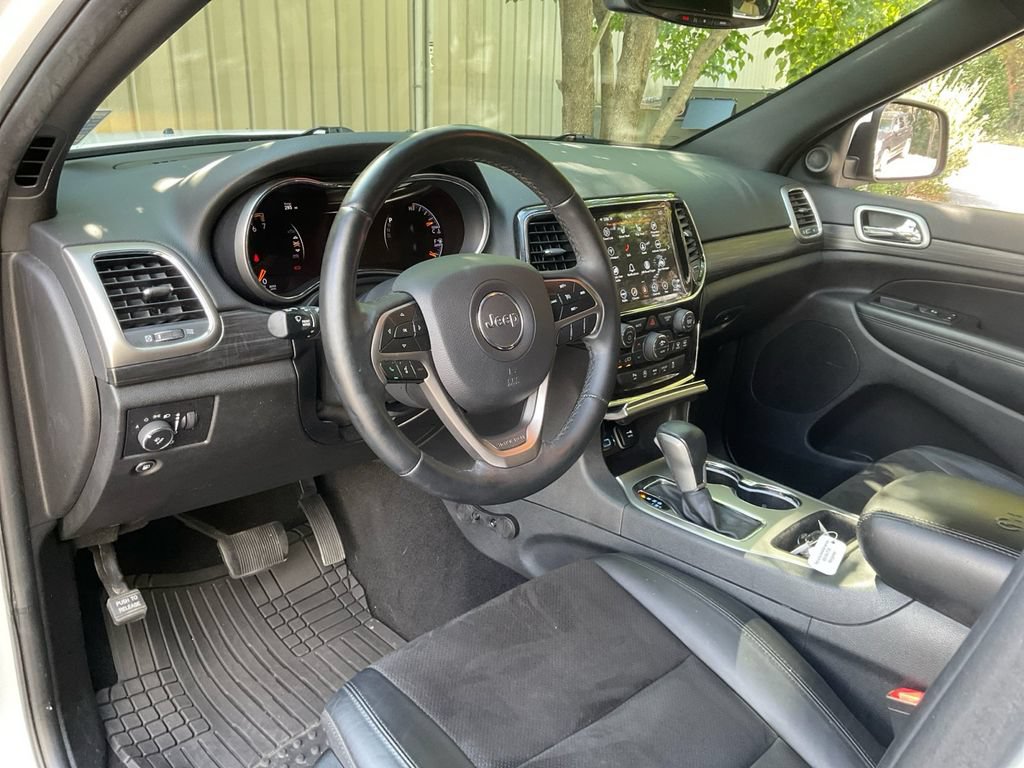 Used 2019 Jeep Grand Cherokee Laredo w/ Laredo X Package AWD/4WD image 23