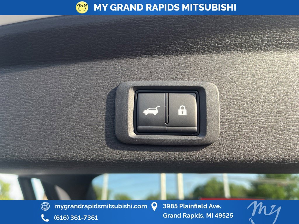 New 2026 Mitsubishi Outlander SE AWD/4WD image 24