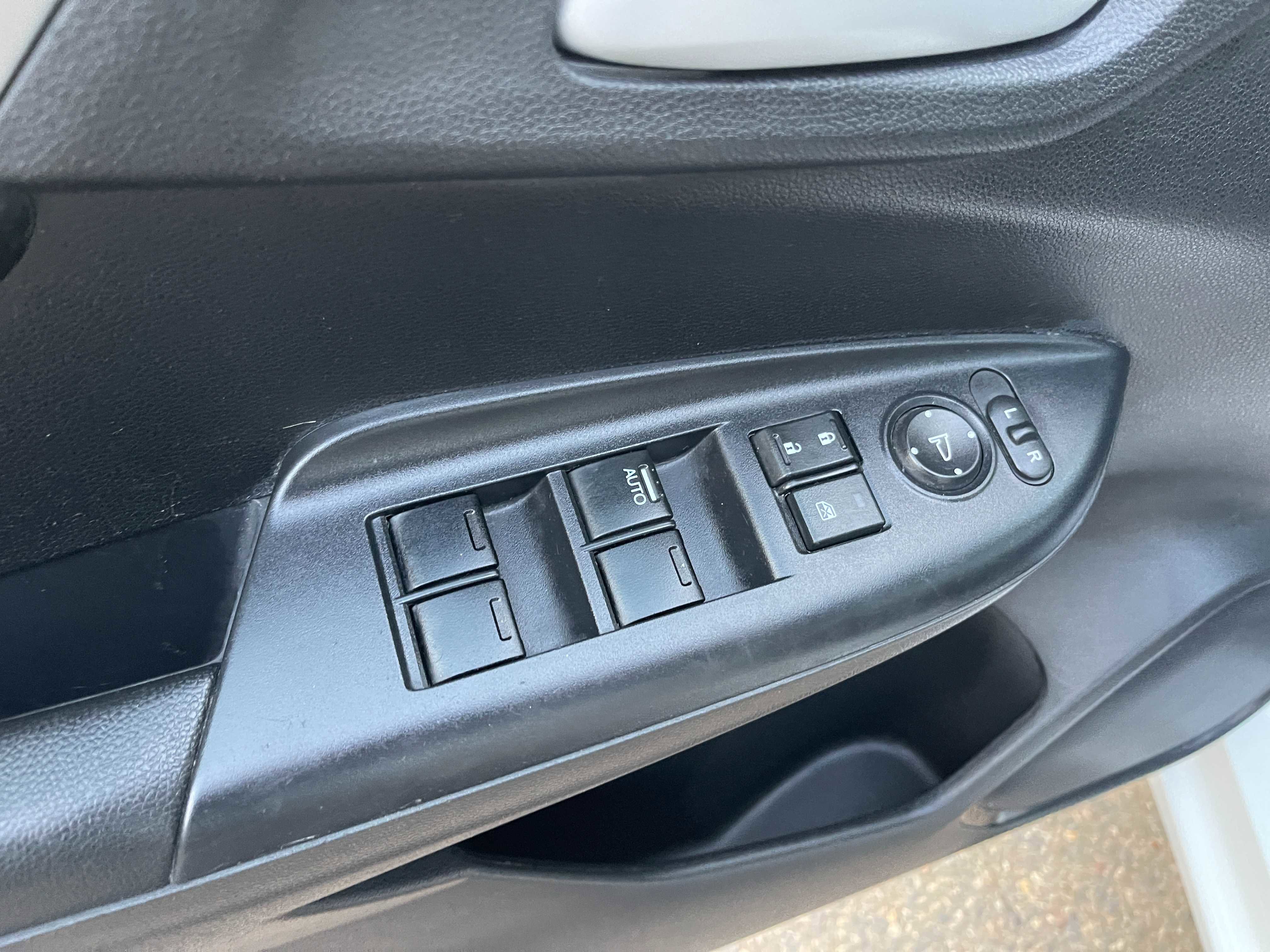 Used 2018 Honda Fit LX image 19