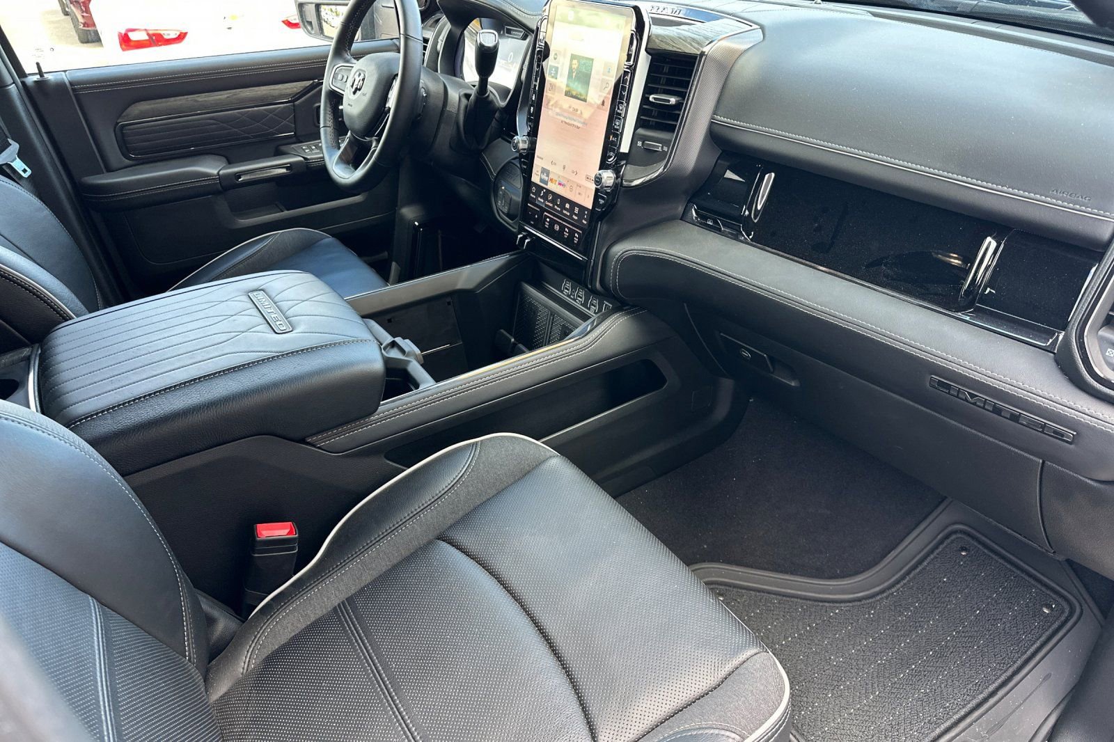 Used 2025 RAM 3500 Limited image 18