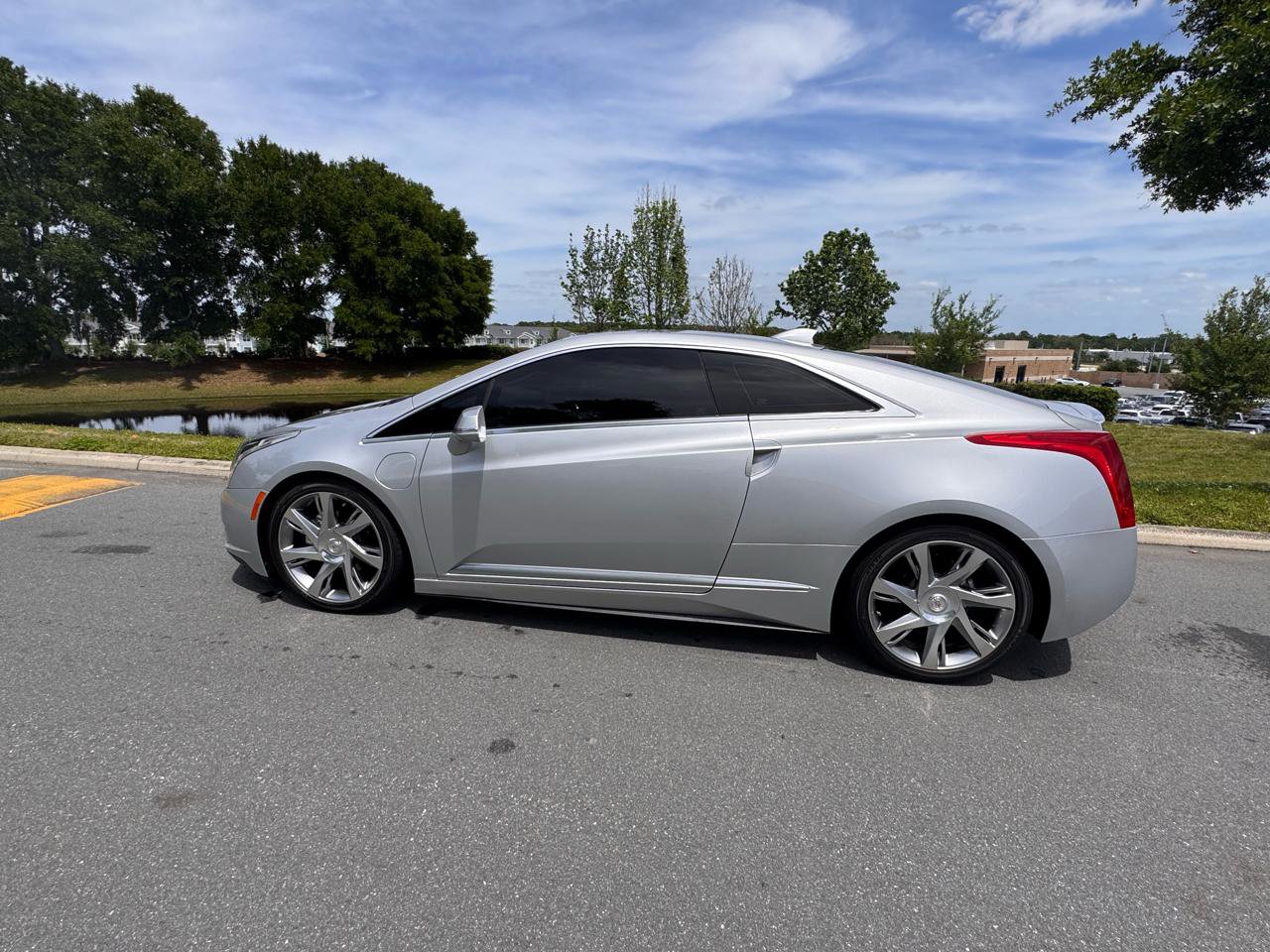 Used 2014 Cadillac ELR w/ Luxury Package FWD image 11