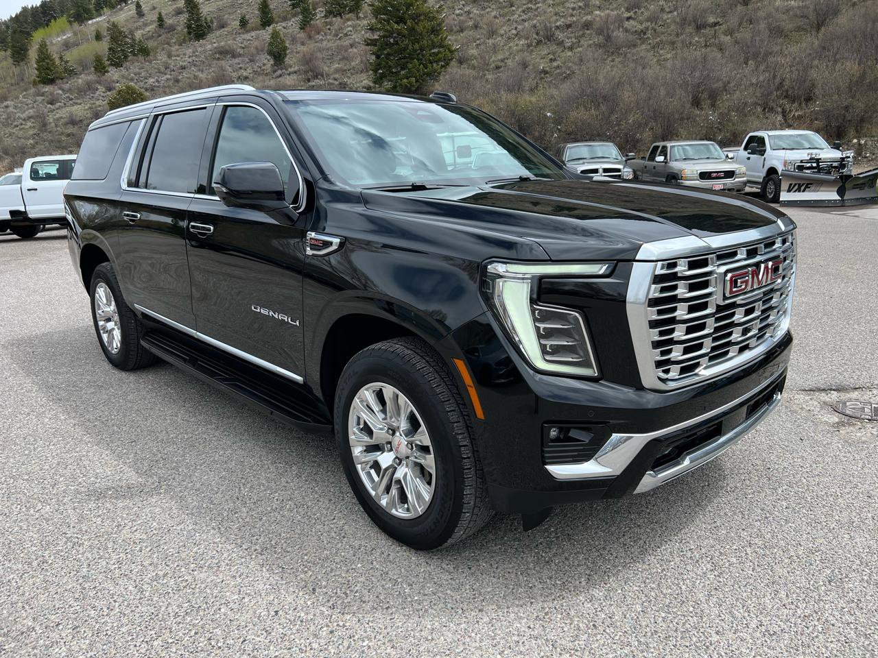 Used 2025 GMC Yukon XL Denali AWD/4WD image 7