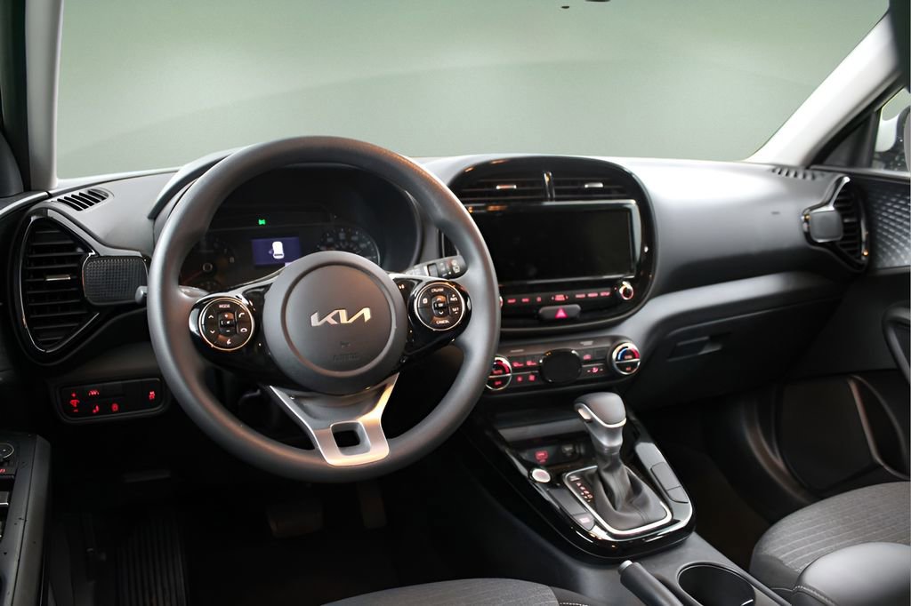 Used 2022 Kia Soul S FWD image 14