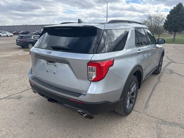 Used 2023 Ford Explorer XLT w/ Equipment Group 202A AWD/4WD image 7