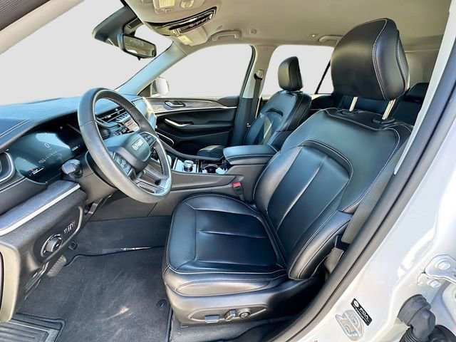 Used 2023 Jeep Grand Cherokee Limited image 22