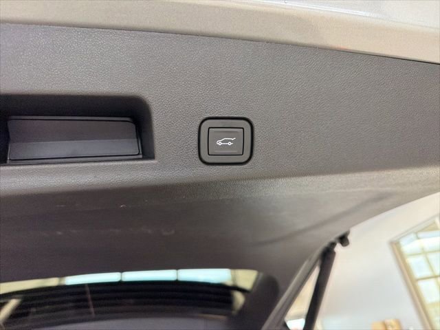 Used 2025 Chevrolet Traverse Z71 w/ Enhanced Driving Package image 21