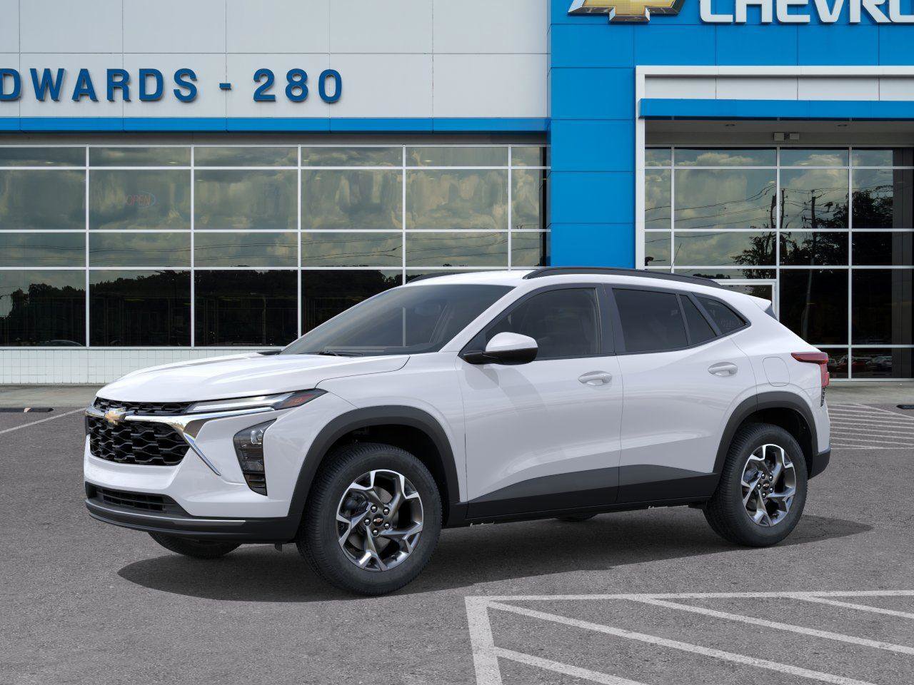 New 2026 Chevrolet Trax LT w/ Driver Confidence Package FWD image 2