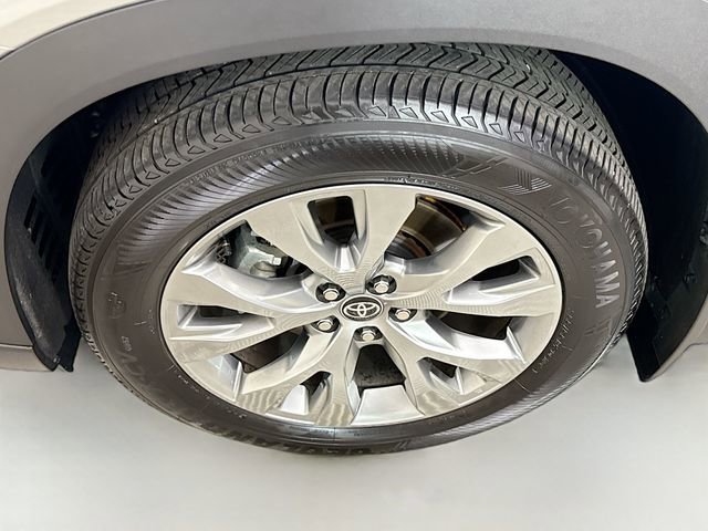 Used 2024 Toyota Grand Highlander Limited image 33