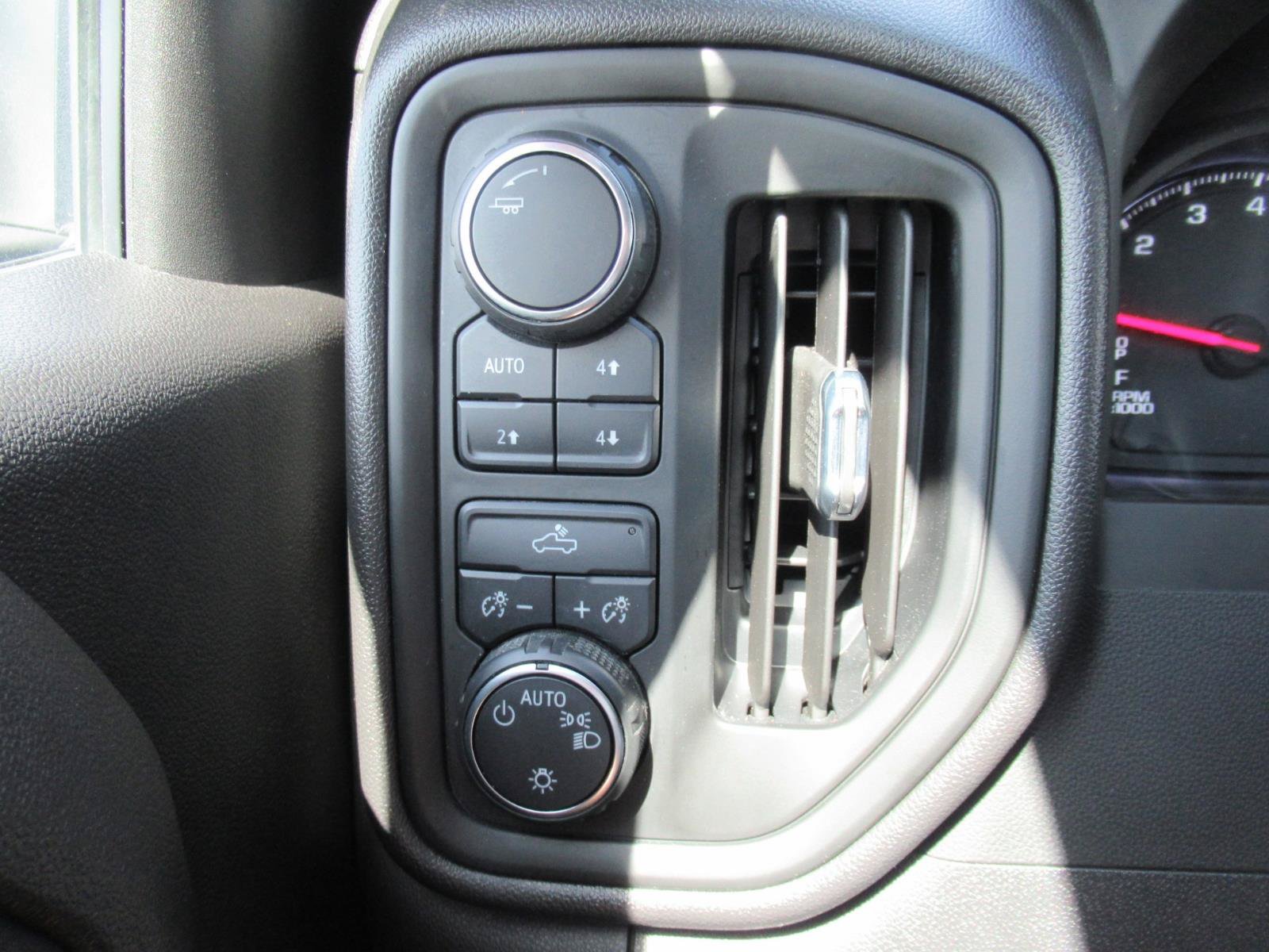 Used 2024 Chevrolet Silverado 1500 Custom Trail Boss w/ LPO, Dark Essentials Package AWD/4WD image 23
