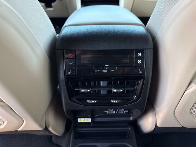 Used 2024 Jeep Grand Cherokee L Limited w/ Black Appearance Package image 16