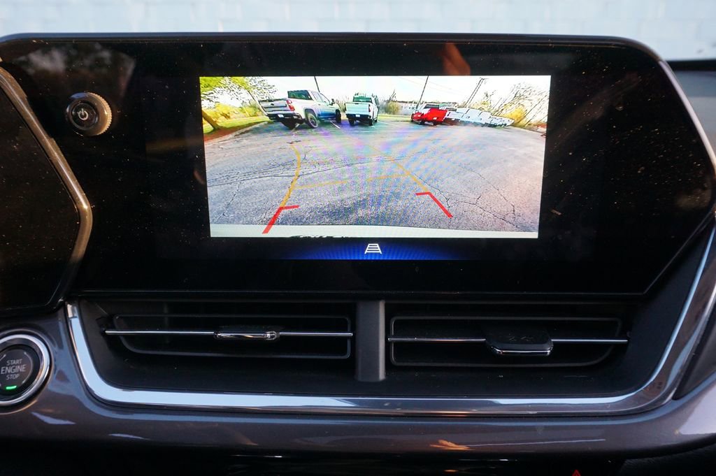 Used 2026 Chevrolet Trax ACTIV w/ Sunroof Package FWD image 17