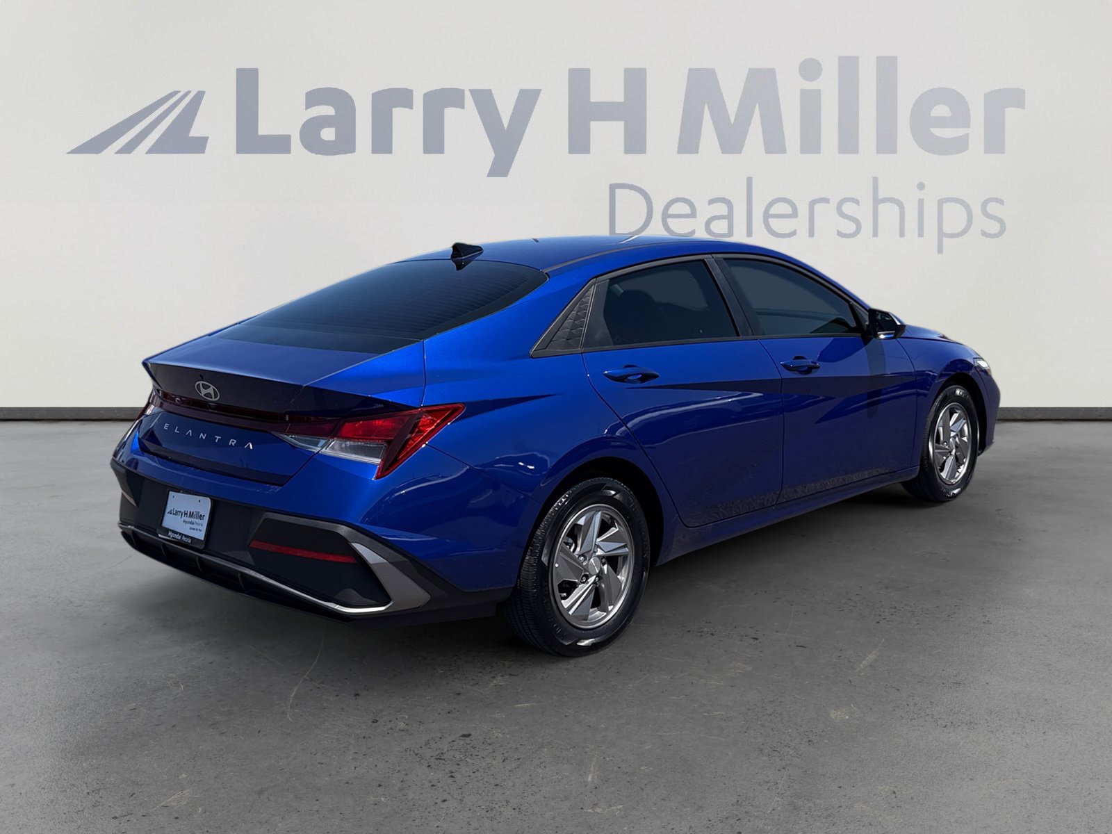 Certified 2025 Hyundai Elantra Sport FWD image 5