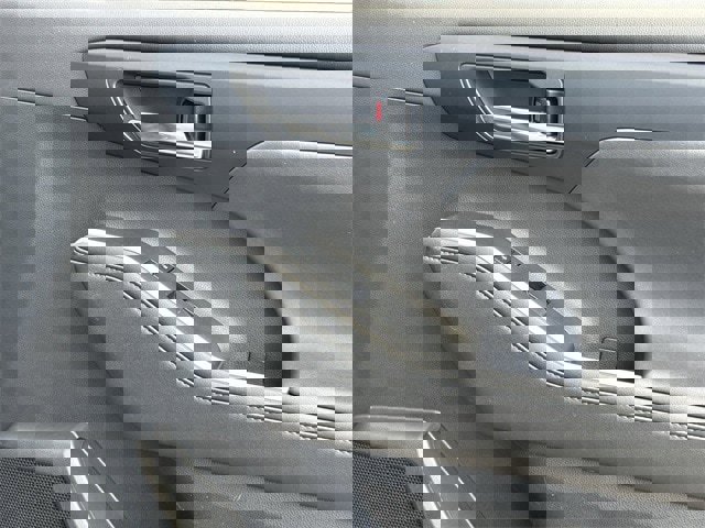 Used 2024 Toyota Highlander XLE image 30