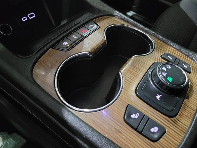 Used 2021 GMC Acadia SLE image 38