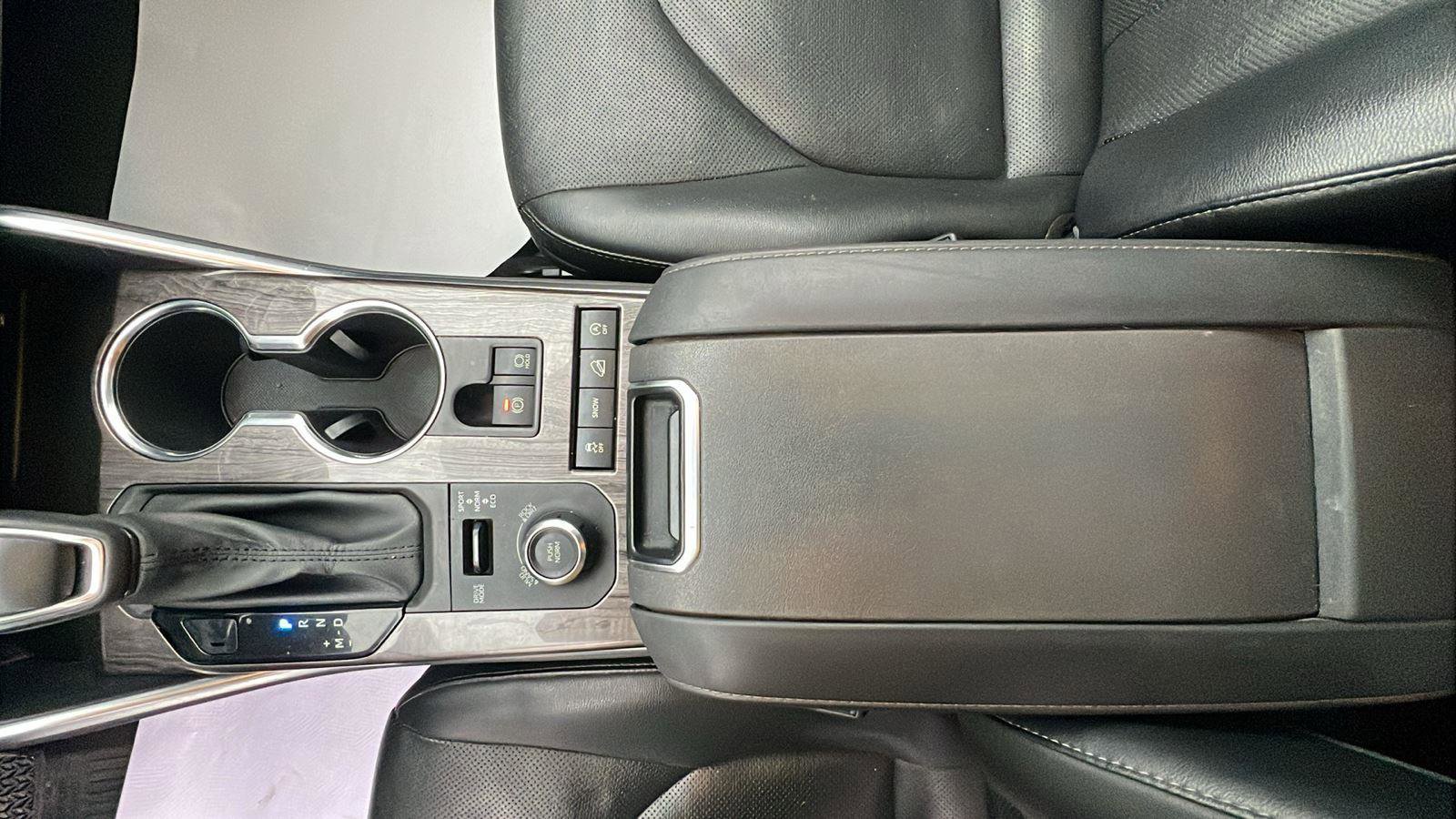 Used 2020 Toyota Highlander Limited image 26