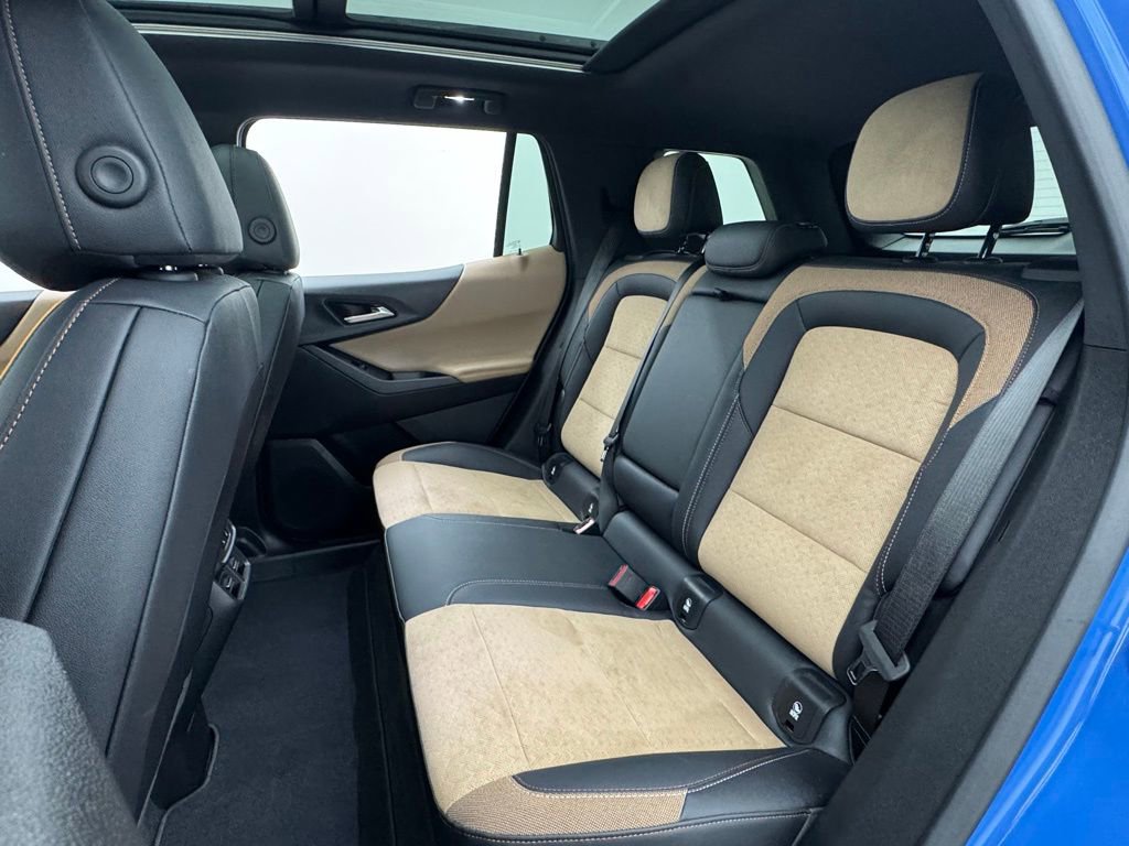 Used 2025 Chevrolet Equinox ACTIV w/ Safety and Technology Package image 43