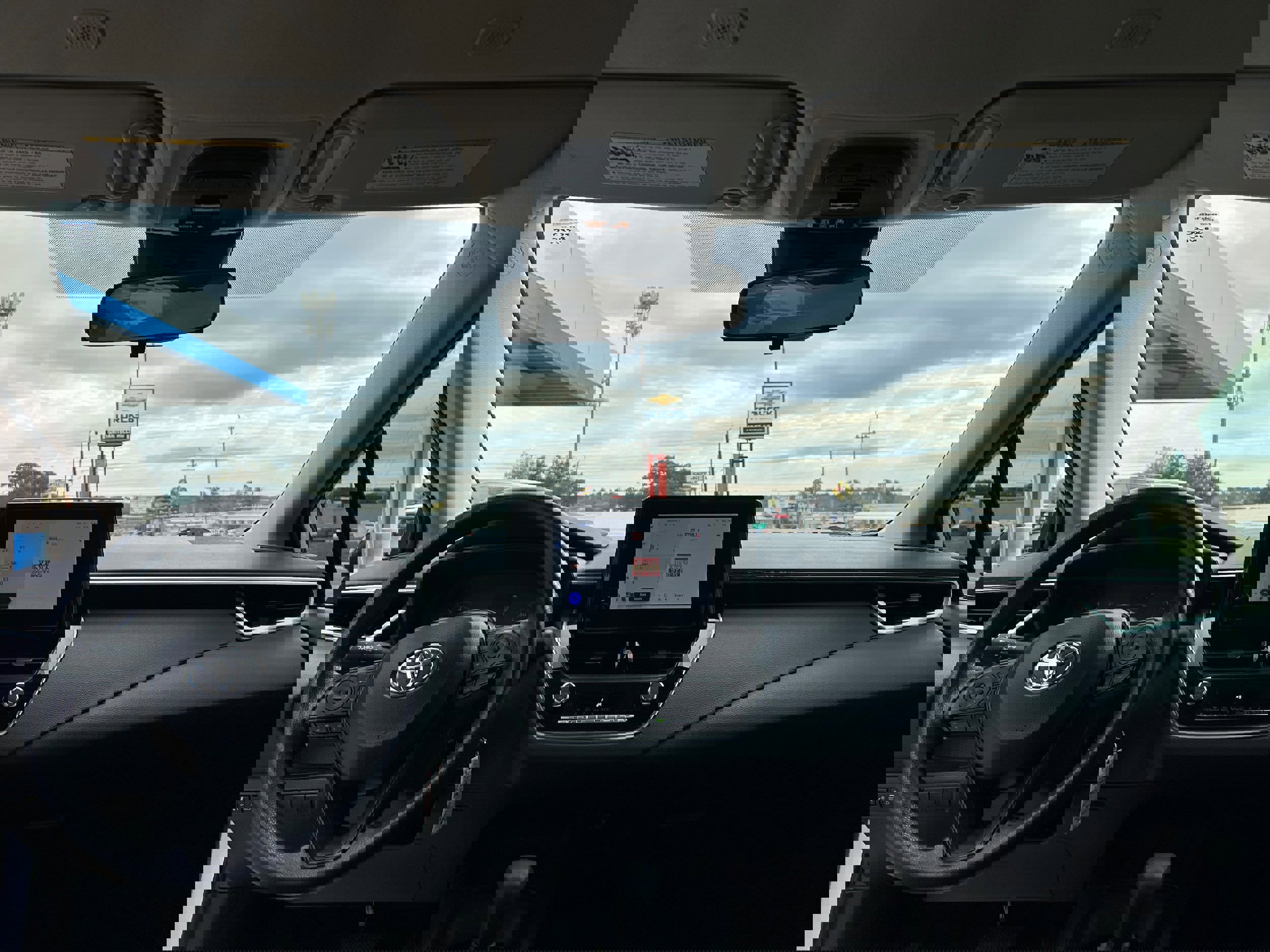 Used 2024 Toyota Corolla LE image 27