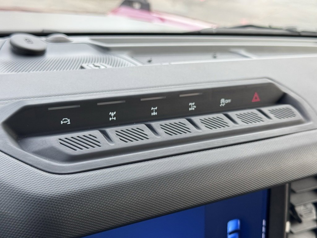 Used 2025 Ford Bronco Badlands image 33