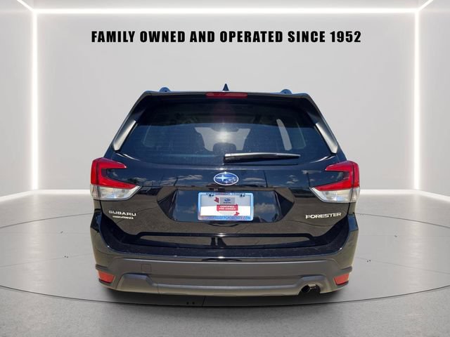 Certified 2023 Subaru Forester Premium AWD/4WD image 4