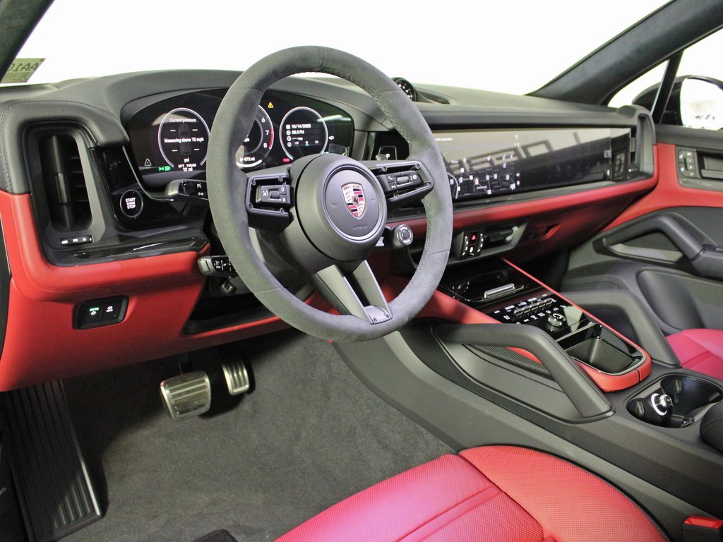 New 2026 Porsche Cayenne GTS image 4