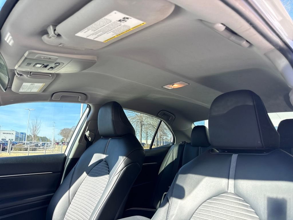 Used 2024 Toyota Camry SE image 25