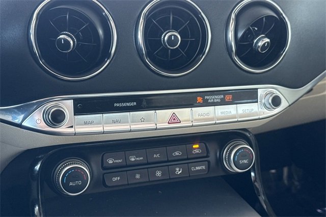 Used 2022 Kia Stinger GT2 image 24