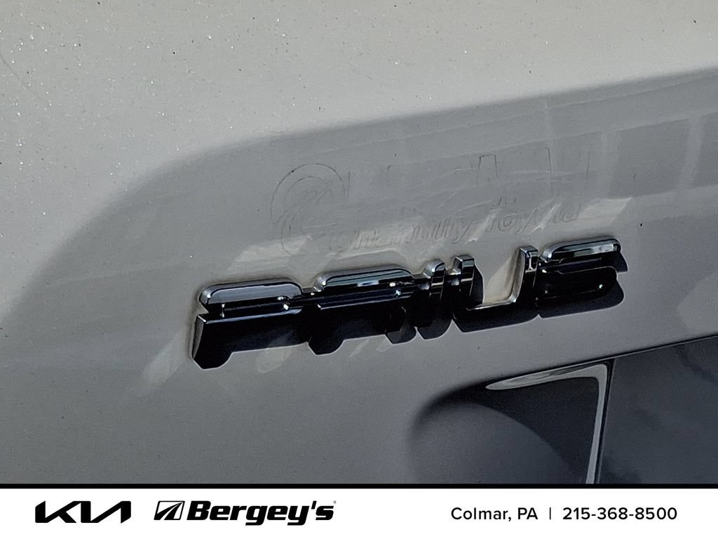 Used 2017 Toyota Prius Four FWD image 31