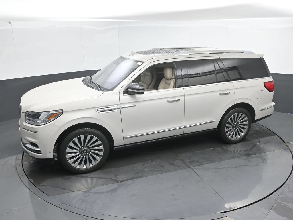 Used 2019 Lincoln Navigator Reserve AWD/4WD image 40