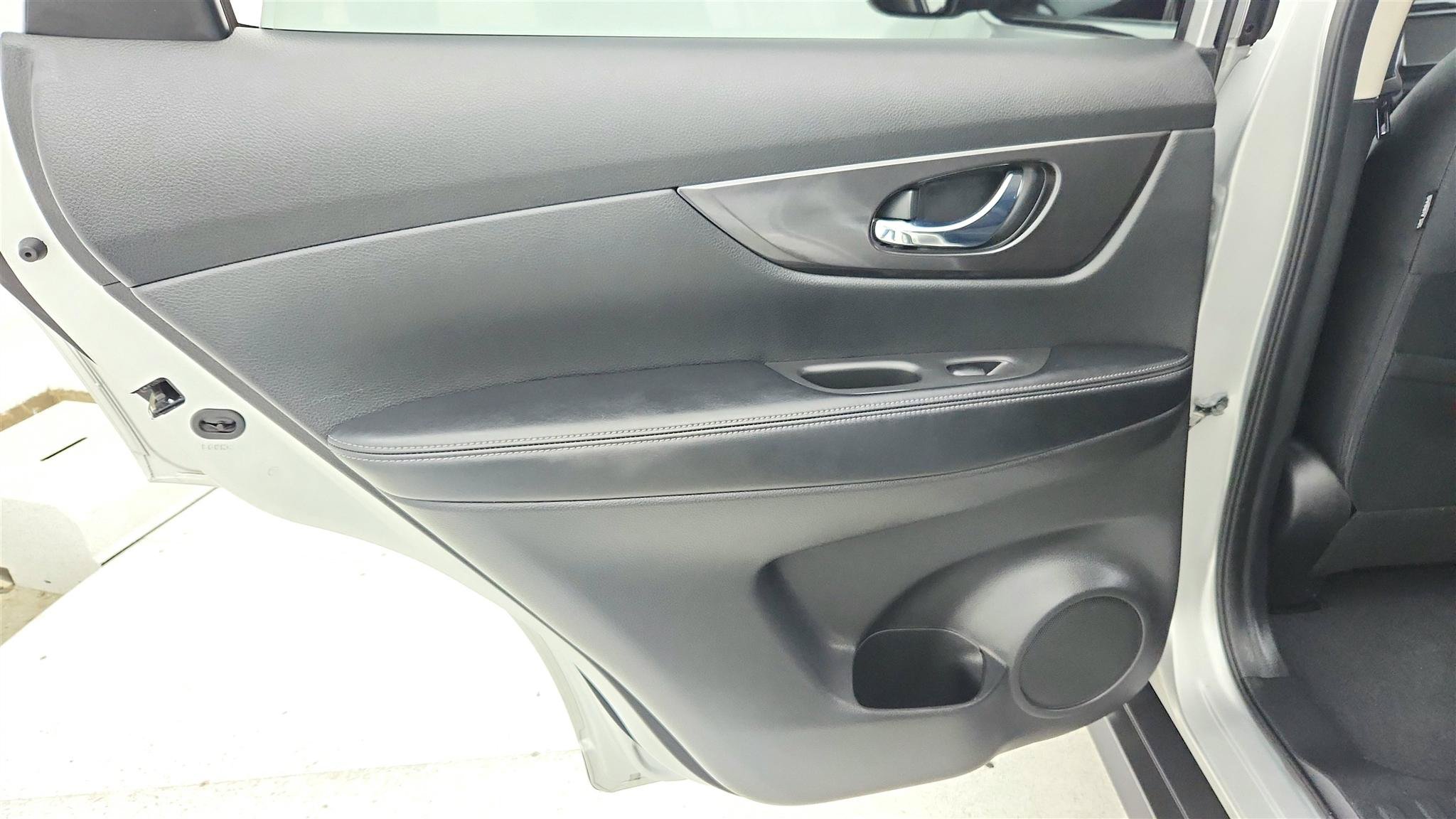 Used 2020 Nissan Rogue SV AWD/4WD image 26