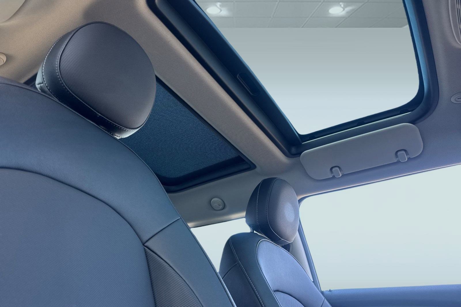 Used 2017 MINI Cooper 2-Door Hardtop image 14