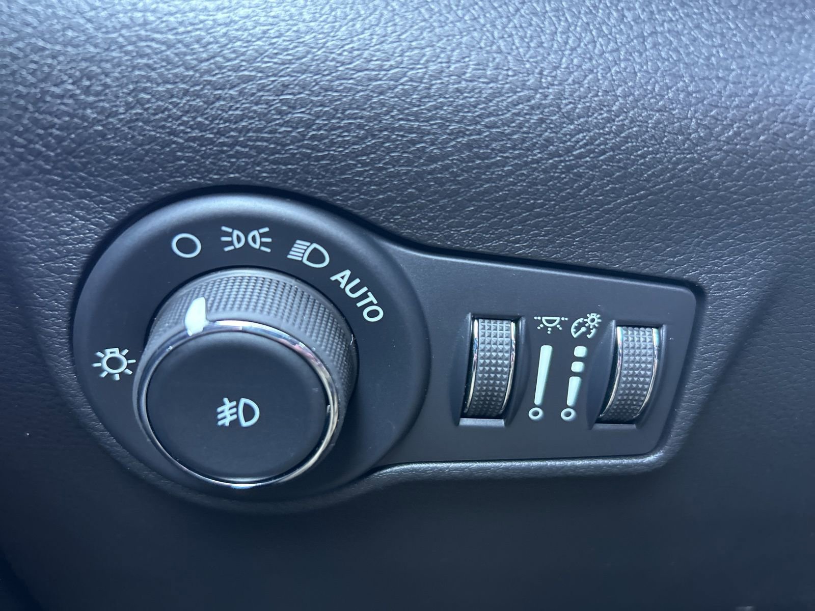 New 2026 Jeep Compass Latitude image 12