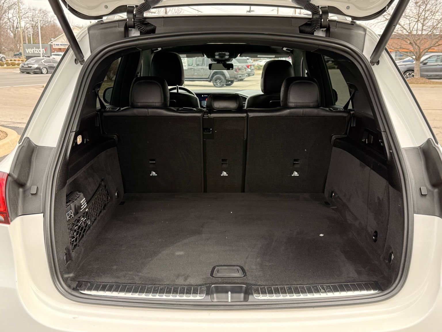 Used 2020 Mercedes-Benz GLE 350 4MATIC w/ Premium Package image 32