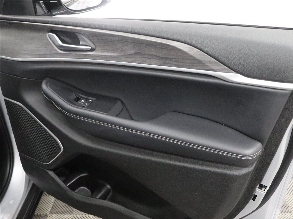 Used 2022 Jeep Grand Cherokee L Limited AWD/4WD image 32