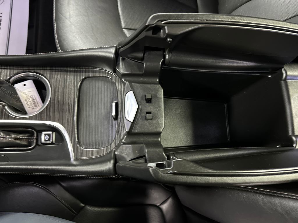 Used 2017 Buick Envision Essence FWD image 19