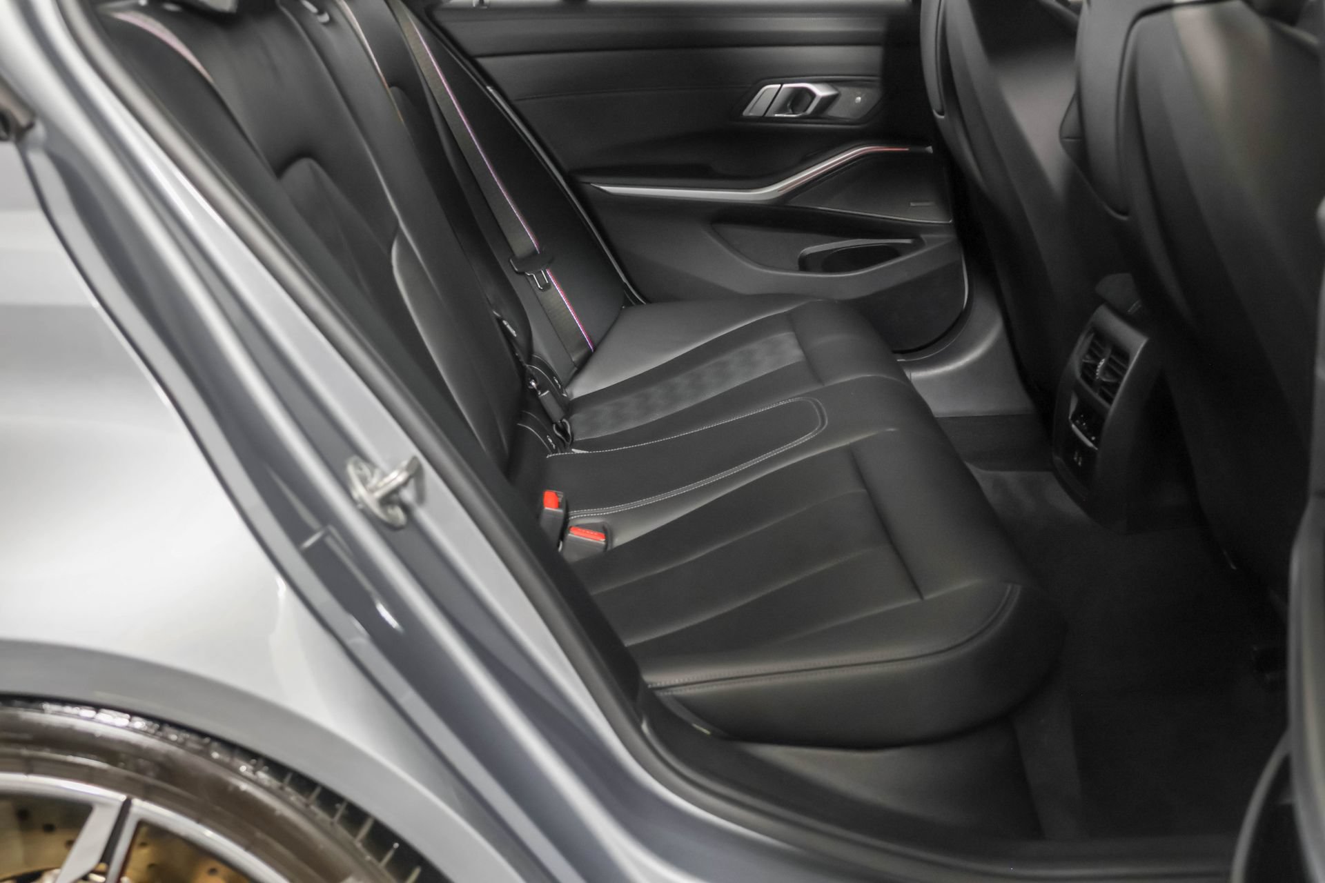Used 2025 BMW M3 w/ Executive Package RWD image 34