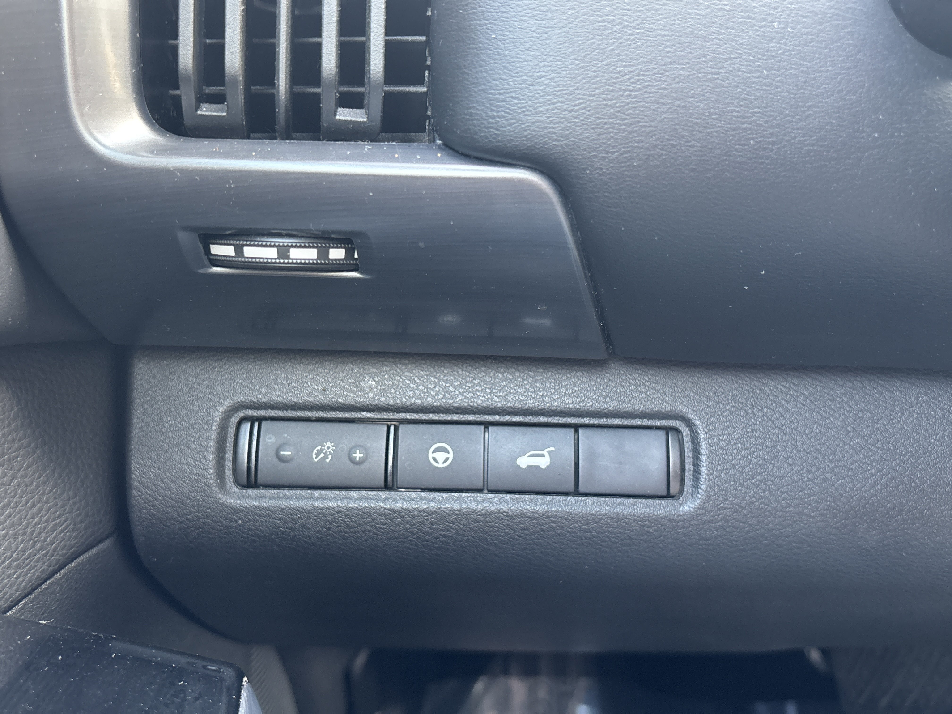 Used 2023 Nissan Pathfinder SL AWD/4WD image 29