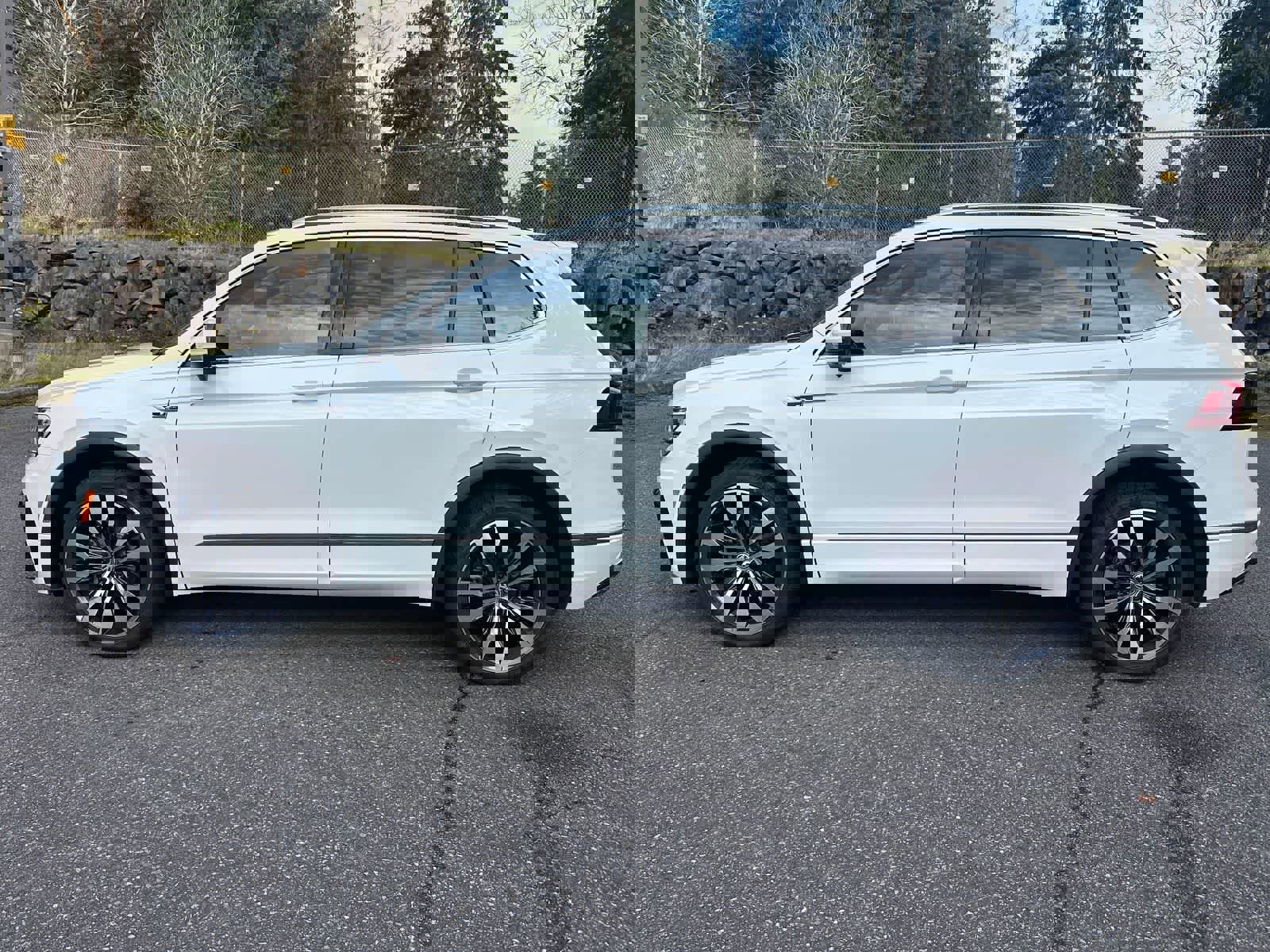 Used 2020 Volkswagen Tiguan SEL Premium R-Line w/ 3rd Row Seat Package image 2