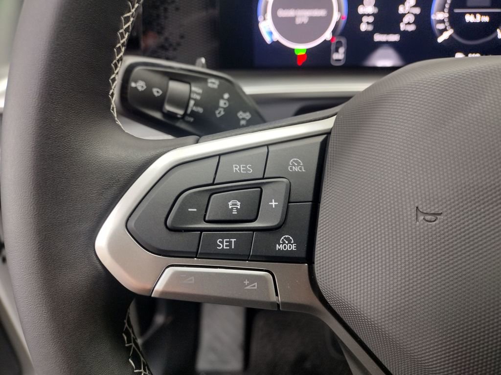 New 2026 Volkswagen Tiguan SE image 24