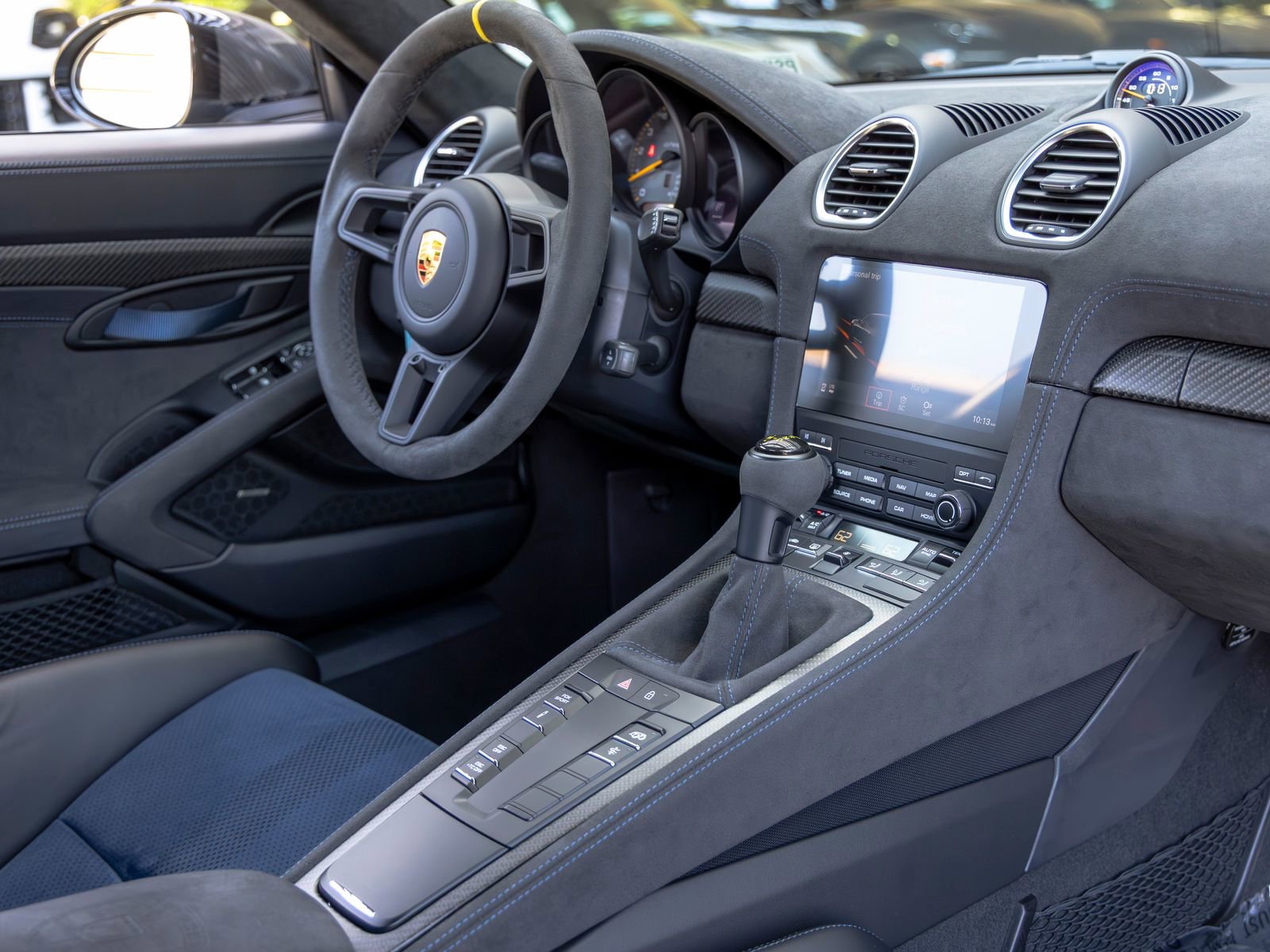 Certified 2025 Porsche 718 Cayman GT4 RS RWD image 61