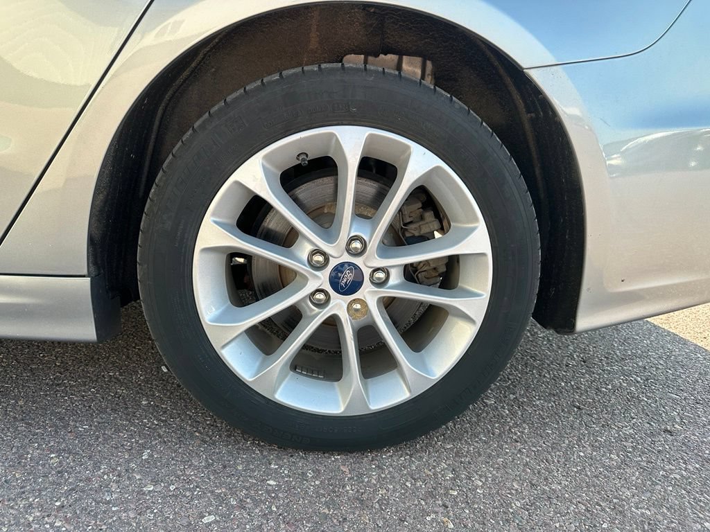 Used 2020 Ford Fusion Energi Titanium FWD image 41