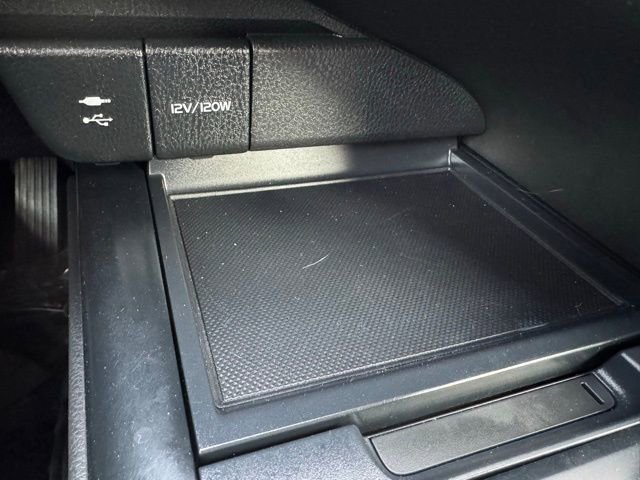 Used 2018 Toyota Camry LE image 13