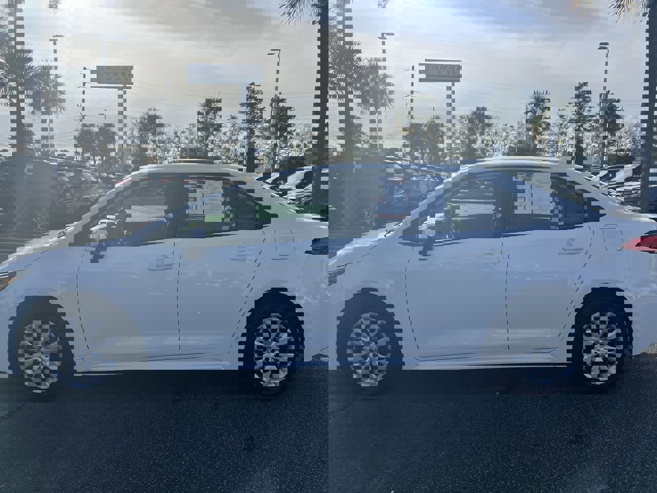 Used 2024 Toyota Corolla LE image 7