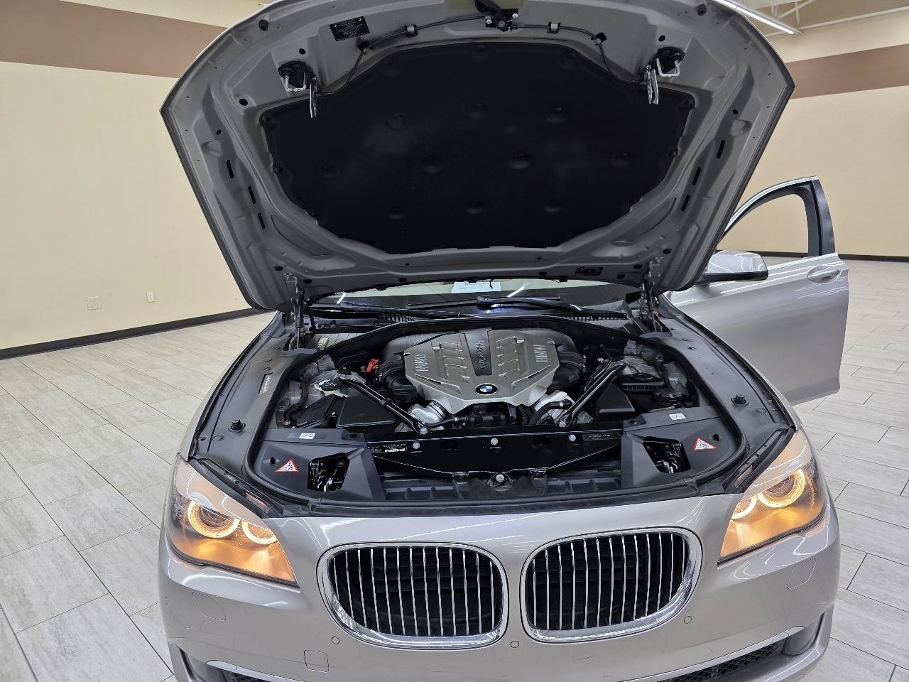 Used 2011 BMW 750Li xDrive AWD/4WD image 45