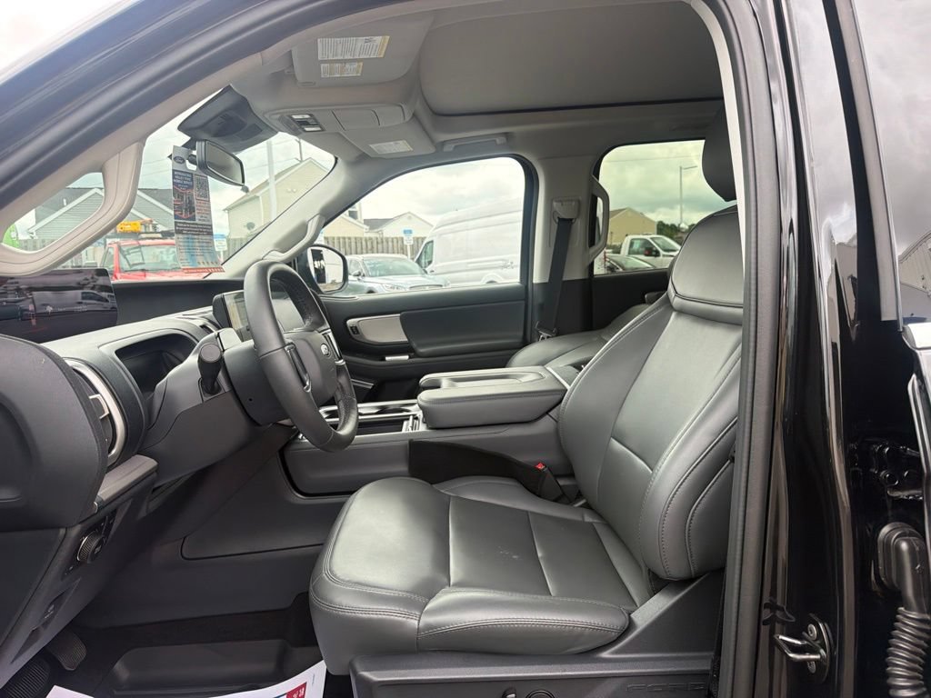 Used 2026 Ford Expedition Active AWD/4WD image 28
