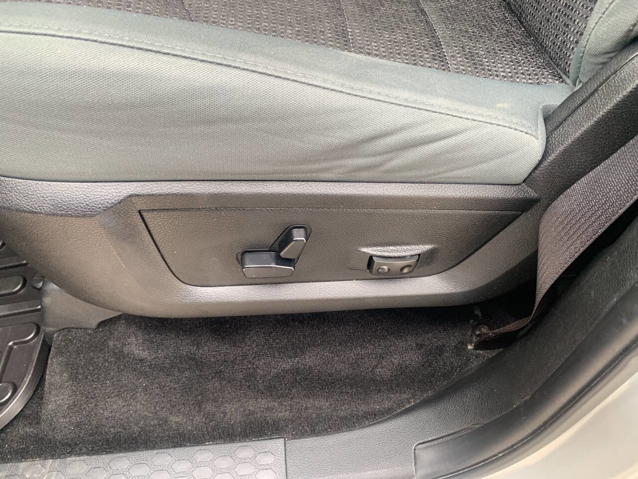 Used 2017 RAM 1500 Outdoorsman image 13