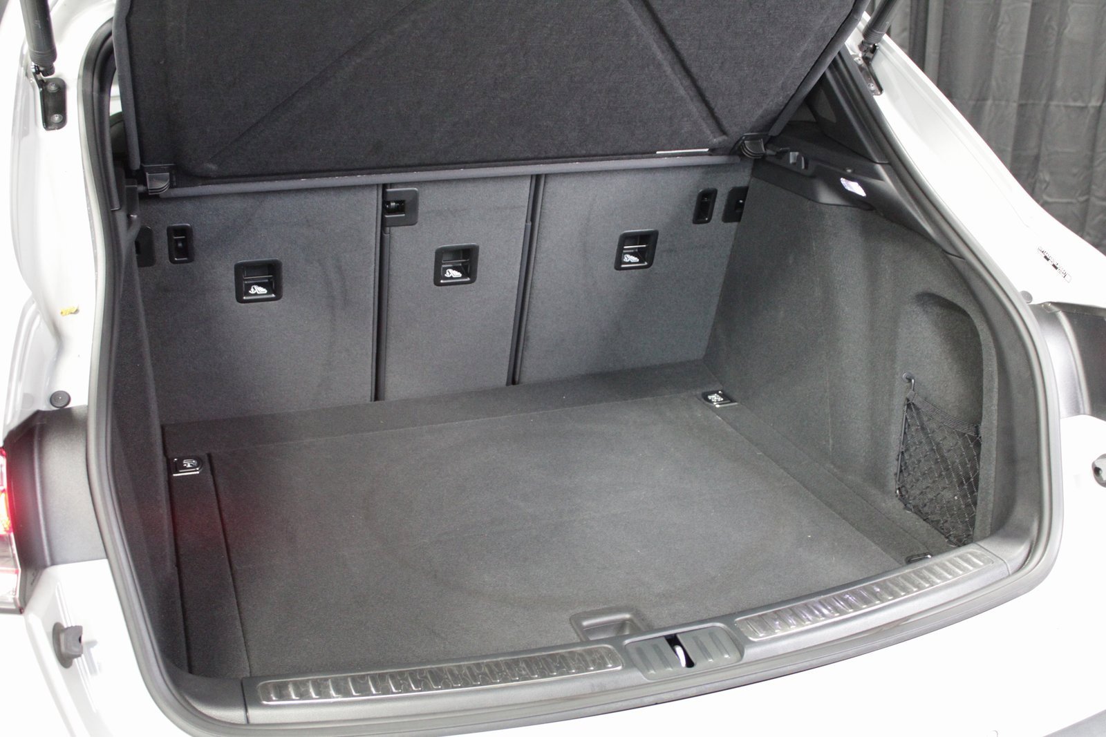 Used 2025 Porsche Macan image 16