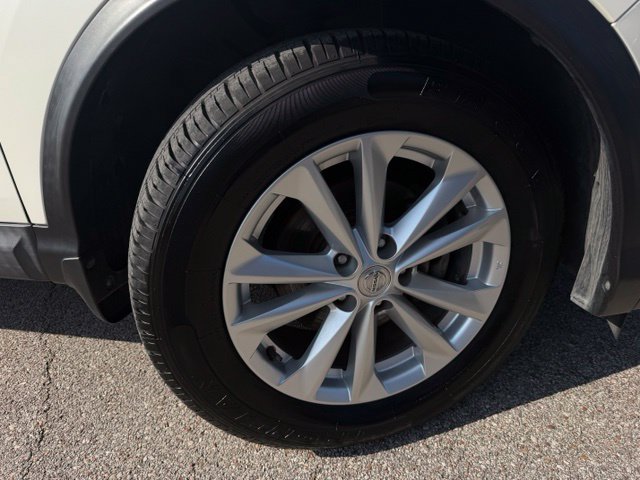 Used 2017 Nissan Rogue Sport SV FWD image 4
