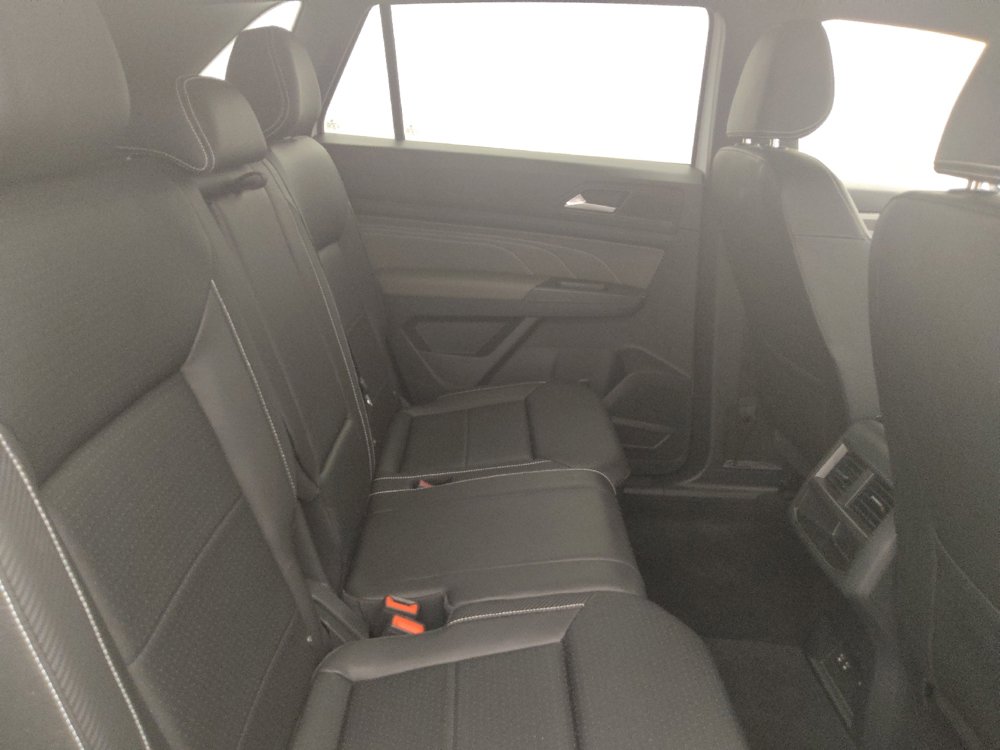 Used 2023 Volkswagen Atlas Cross Sport SE FWD image 19